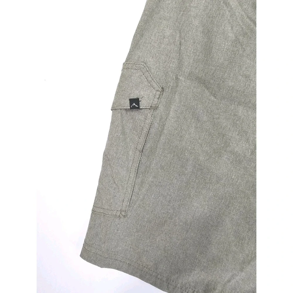 Denali Mens Cargo Shorts Size 38 Army Green Lightweight Athletic Cargo Zipper